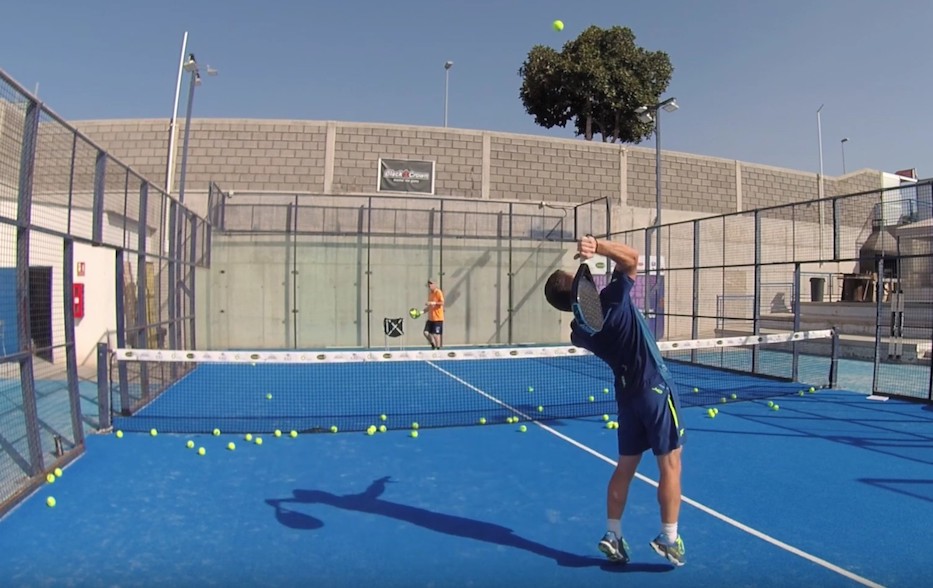 how to return the padel smash