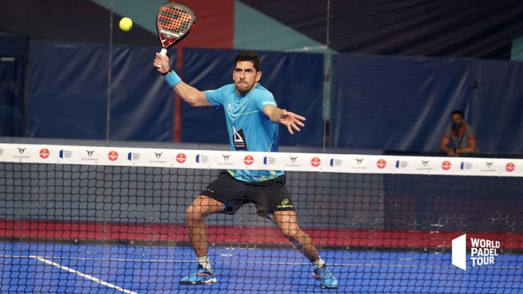 padel forehand volley